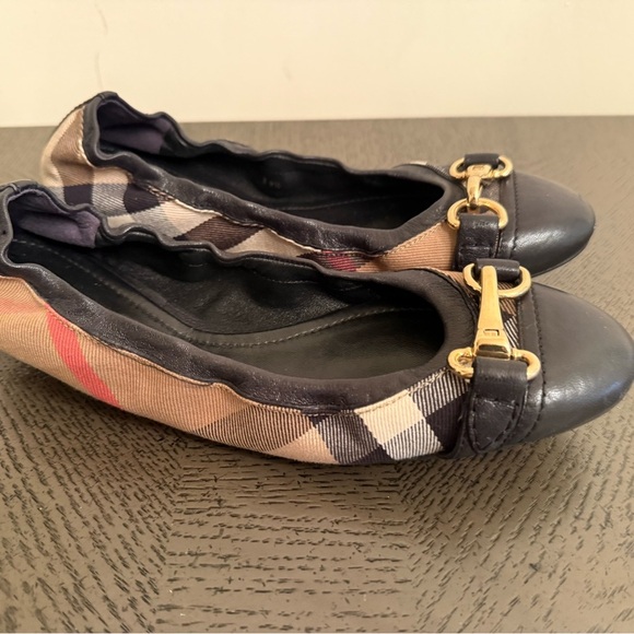 Burberry Heritage House Check Shipley Elastic Ballerina Flats 9.5 - Picture 2 of 8
